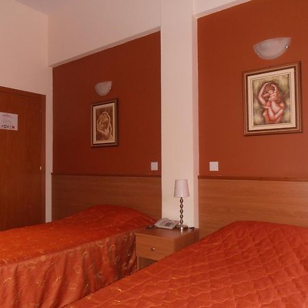 Crown Inn Hotel Nicosia Exterior photo