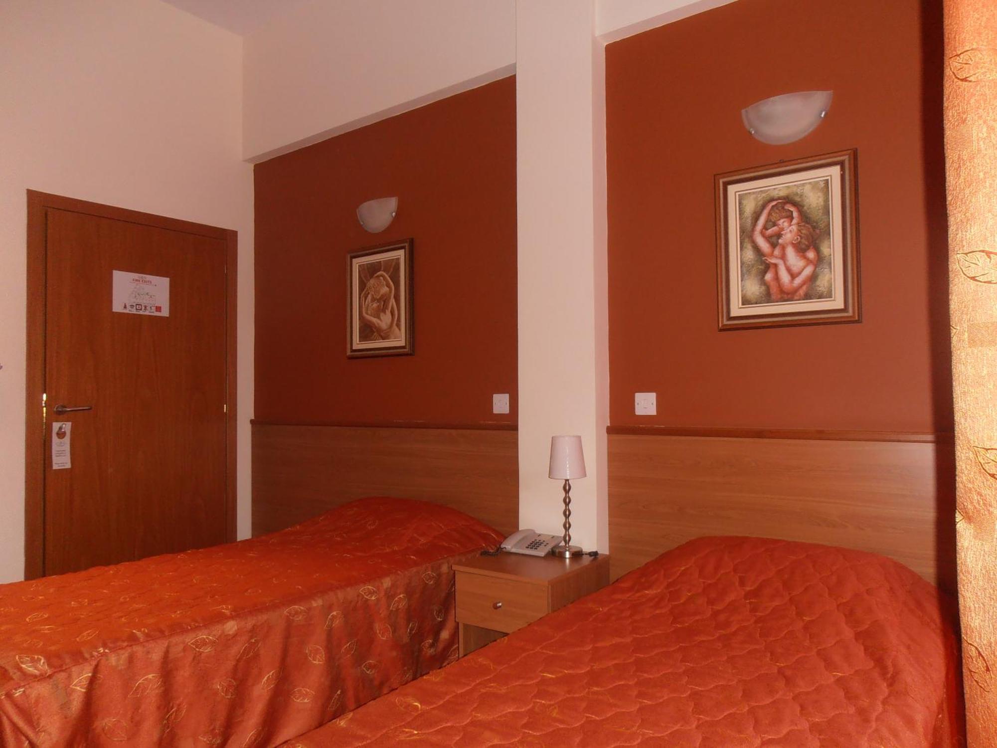 Crown Inn Hotel Nicosia Exterior photo