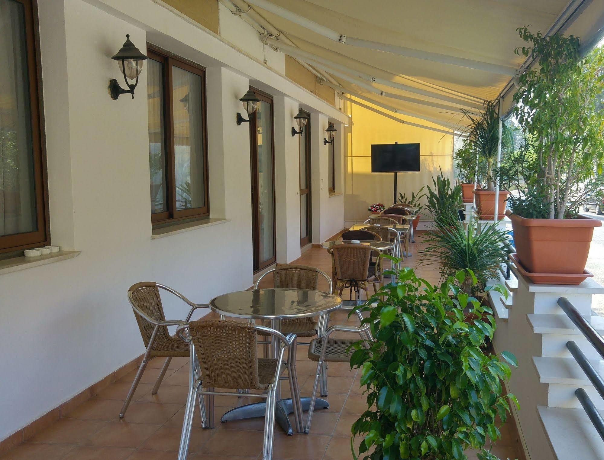 Crown Inn Hotel Nicosia Exterior photo